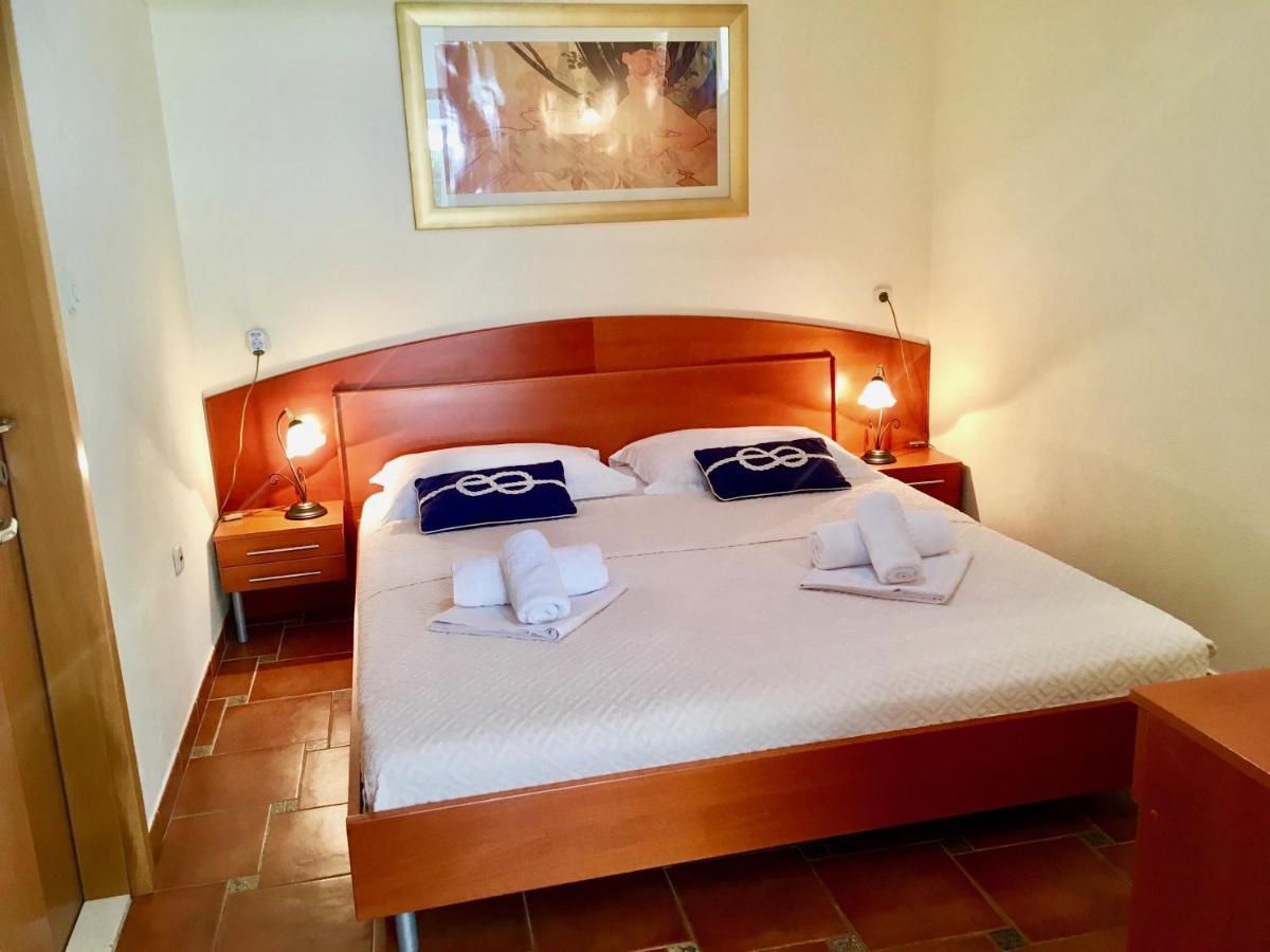 Apartments Villa Jadranka Adults Only 볼 외부 사진