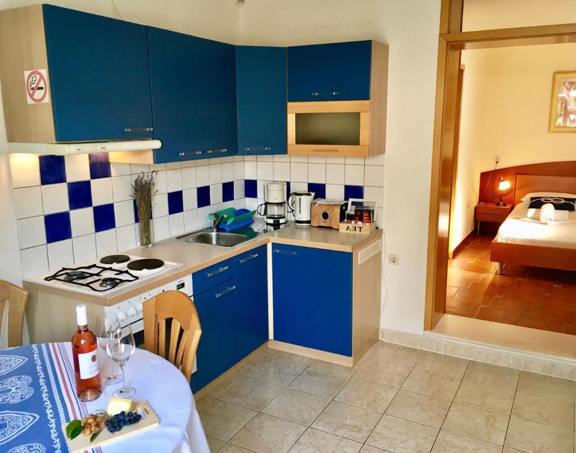 Apartments Villa Jadranka Adults Only 볼 외부 사진